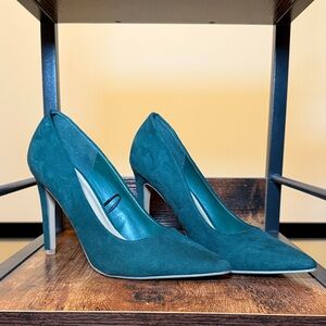 Forever 21 Forest Green Suede-Look Pointed-Toe Heels – Gently Used